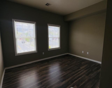 399 North Avenue - Photo Thumbnail 7