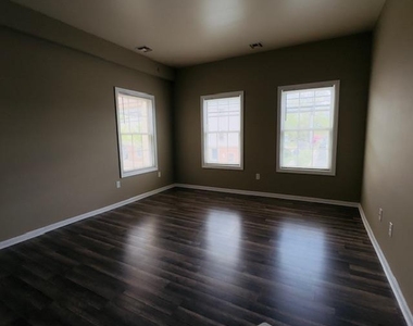 399 North Avenue - Photo Thumbnail 8