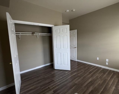 399 North Avenue - Photo Thumbnail 4