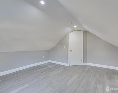 36 2nd Avenue - Photo Thumbnail 18