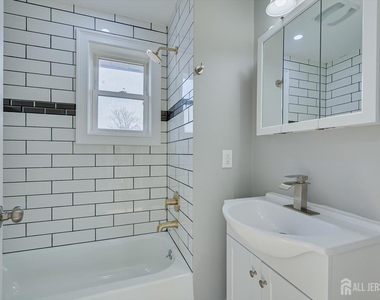 36 2nd Avenue - Photo Thumbnail 14