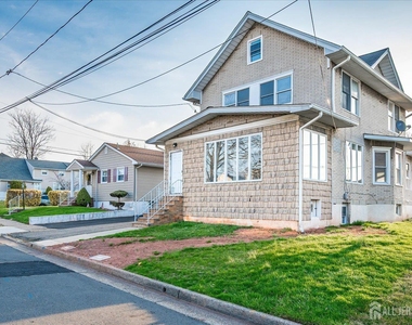 36 2nd Avenue - Photo Thumbnail 2