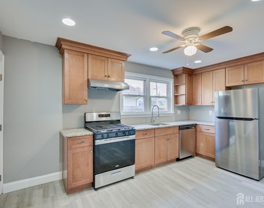 36 2nd Avenue - Photo Thumbnail 11