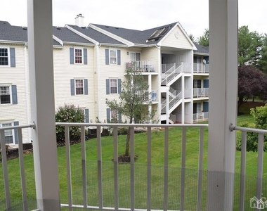 61 Brighton Way - Photo Thumbnail 3