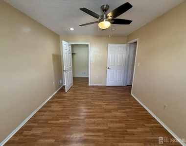 61 Brighton Way - Photo Thumbnail 13