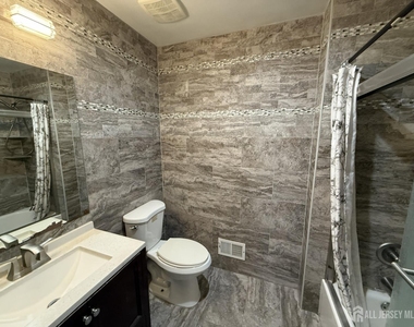 61 Brighton Way - Photo Thumbnail 14