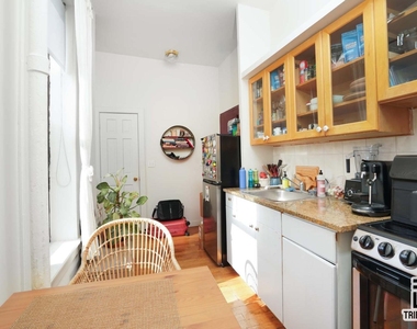 301 W 20th Street - Photo Thumbnail 1