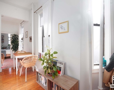 301 W 20th Street - Photo Thumbnail 4