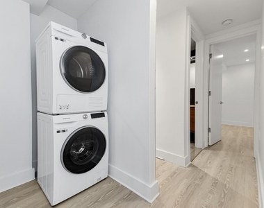 356 W 48th Street - Photo Thumbnail 22
