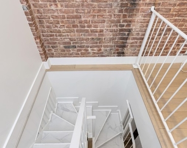 356 W 48th Street - Photo Thumbnail 29