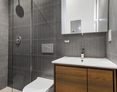 356 W 48th Street - Photo Thumbnail 28