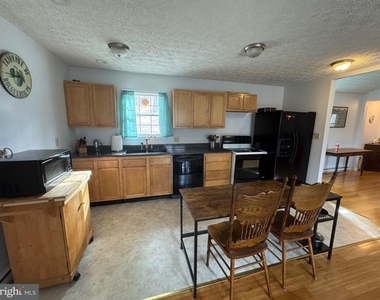 249 Meadow View Drive - Photo Thumbnail 4