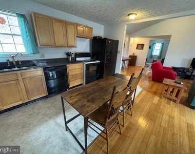 249 Meadow View Drive - Photo Thumbnail 6