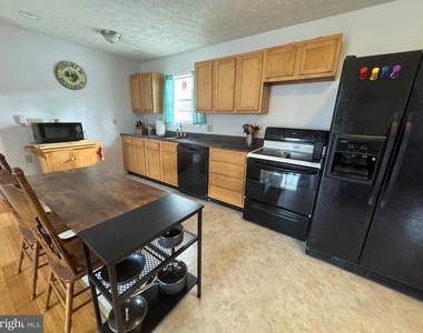 249 Meadow View Drive - Photo Thumbnail 7