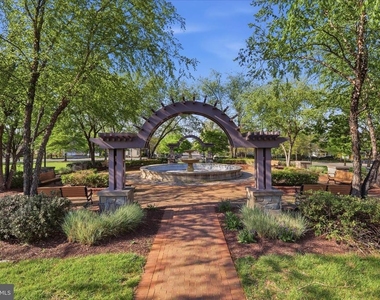 25828 Kirkwood Square - Photo Thumbnail 34