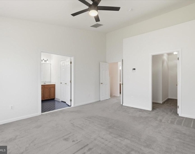 25828 Kirkwood Square - Photo Thumbnail 15