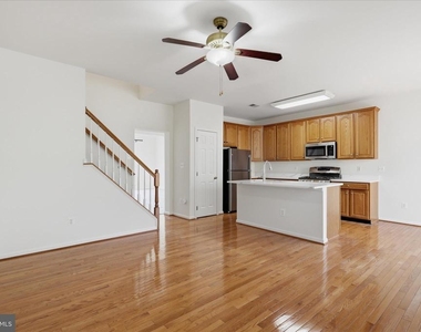 25828 Kirkwood Square - Photo Thumbnail 10