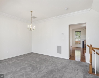 25828 Kirkwood Square - Photo Thumbnail 5