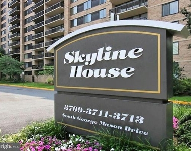 3709 George Mason Drive - Photo Thumbnail 4