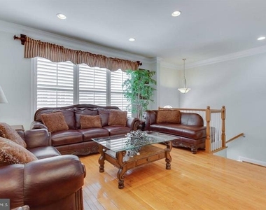 2149 Red Vine Drive - Photo Thumbnail 5