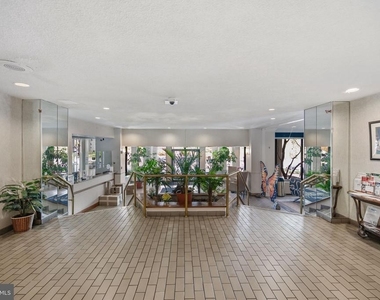 5340 Holmes Run Parkway - Photo Thumbnail 4