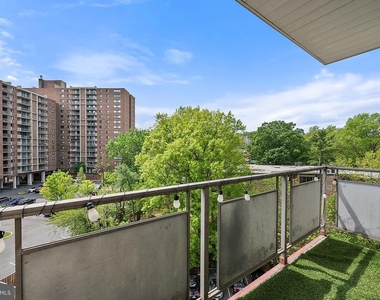 5340 Holmes Run Parkway - Photo Thumbnail 20