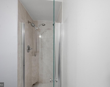 5340 Holmes Run Parkway - Photo Thumbnail 17