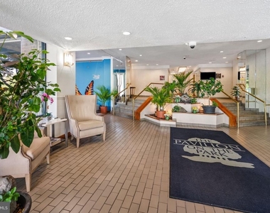 5340 Holmes Run Parkway - Photo Thumbnail 2