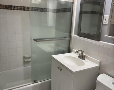 1021 Arlington Boulevard - Photo Thumbnail 2