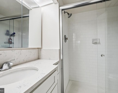 1326 Spruce Street - Photo Thumbnail 9