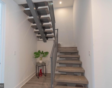 105 Olive Street - Photo Thumbnail 13