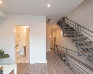 105 Olive Street - Photo Thumbnail 3