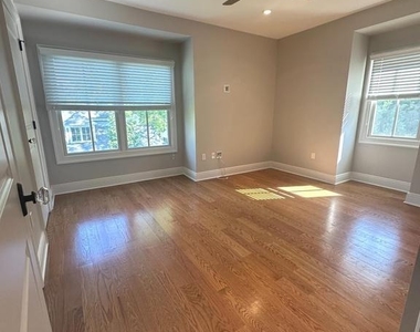 200 W Wayne Avenue - Photo Thumbnail 11