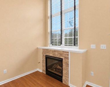 1930 Lindsay Lane - Photo Thumbnail 13
