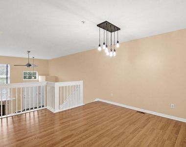 1930 Lindsay Lane - Photo Thumbnail 18