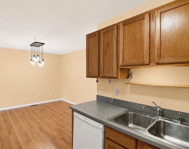 1930 Lindsay Lane - Photo Thumbnail 23