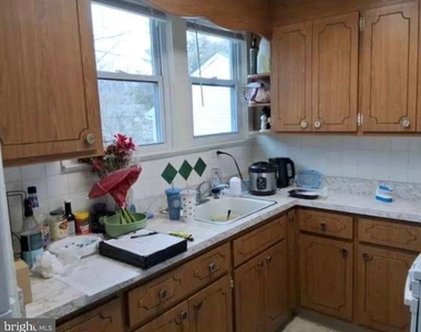 303 Ellis Street - Photo Thumbnail 2