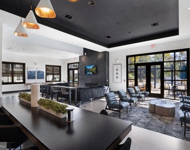 400 E Oak Avenue - Photo Thumbnail 14