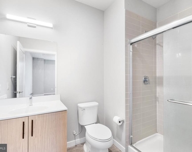 400 E Oak Avenue - Photo Thumbnail 7