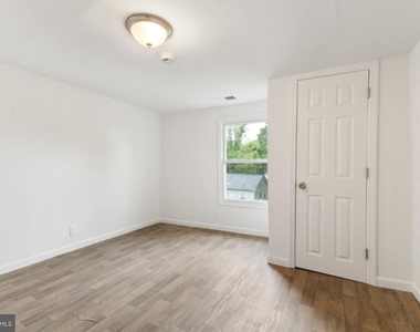 211 Broad Street - Photo Thumbnail 2