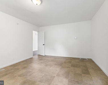 211 Broad Street - Photo Thumbnail 3
