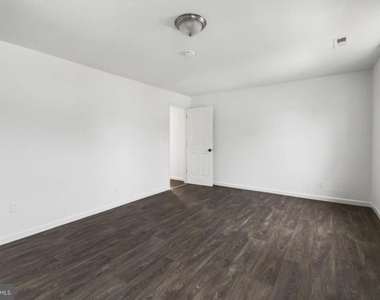 211 Broad Street - Photo Thumbnail 9