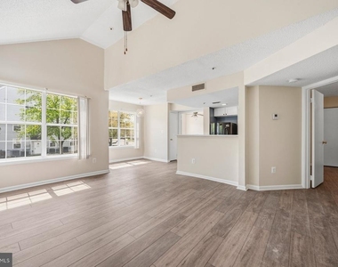 14053 Vista Drive - Photo Thumbnail 3