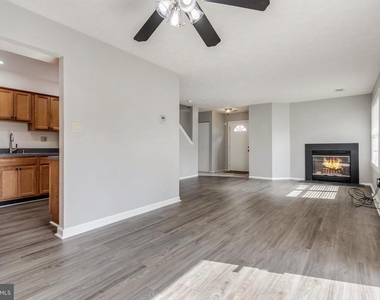 3036 New Oak Lane - Photo Thumbnail 5