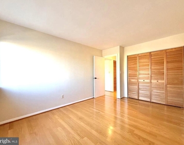 532 Riviera Drive - Photo Thumbnail 21