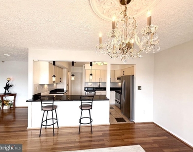 532 Riviera Drive - Photo Thumbnail 9