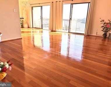 532 Riviera Drive - Photo Thumbnail 6