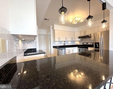 532 Riviera Drive - Photo Thumbnail 10