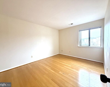 532 Riviera Drive - Photo Thumbnail 16