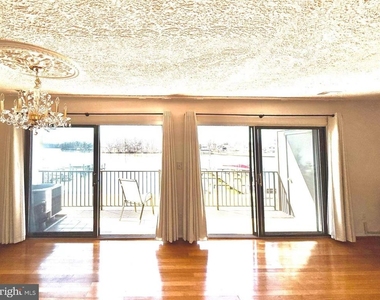 532 Riviera Drive - Photo Thumbnail 7